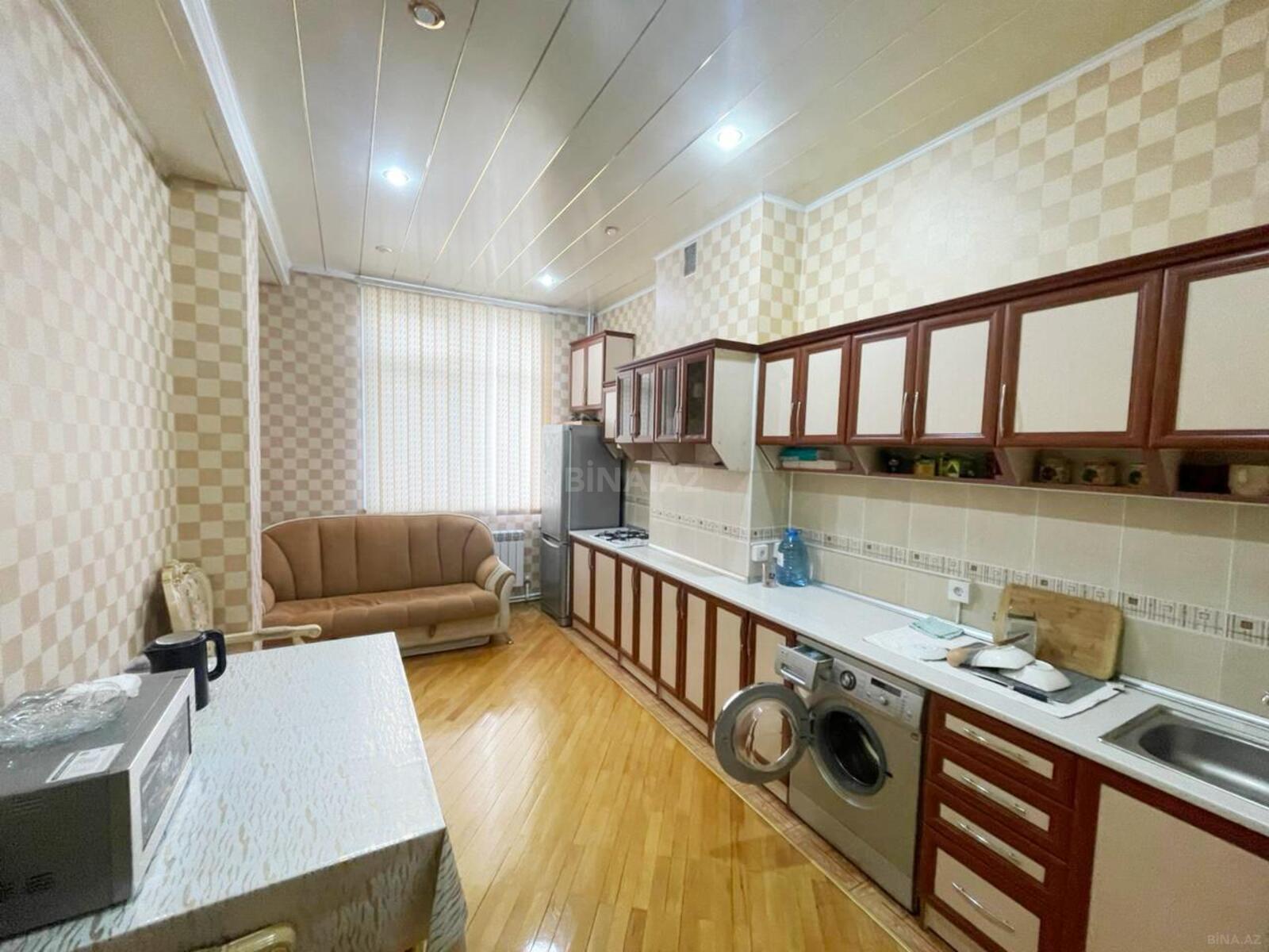 3 otaqlı Yeni tikili, Memar Əcəmi m., Bakı