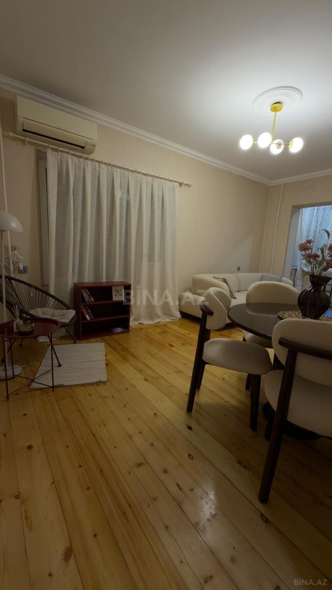 2 otaqlı Yeni tikili, 8-ci mikrorayon q., Bakı
