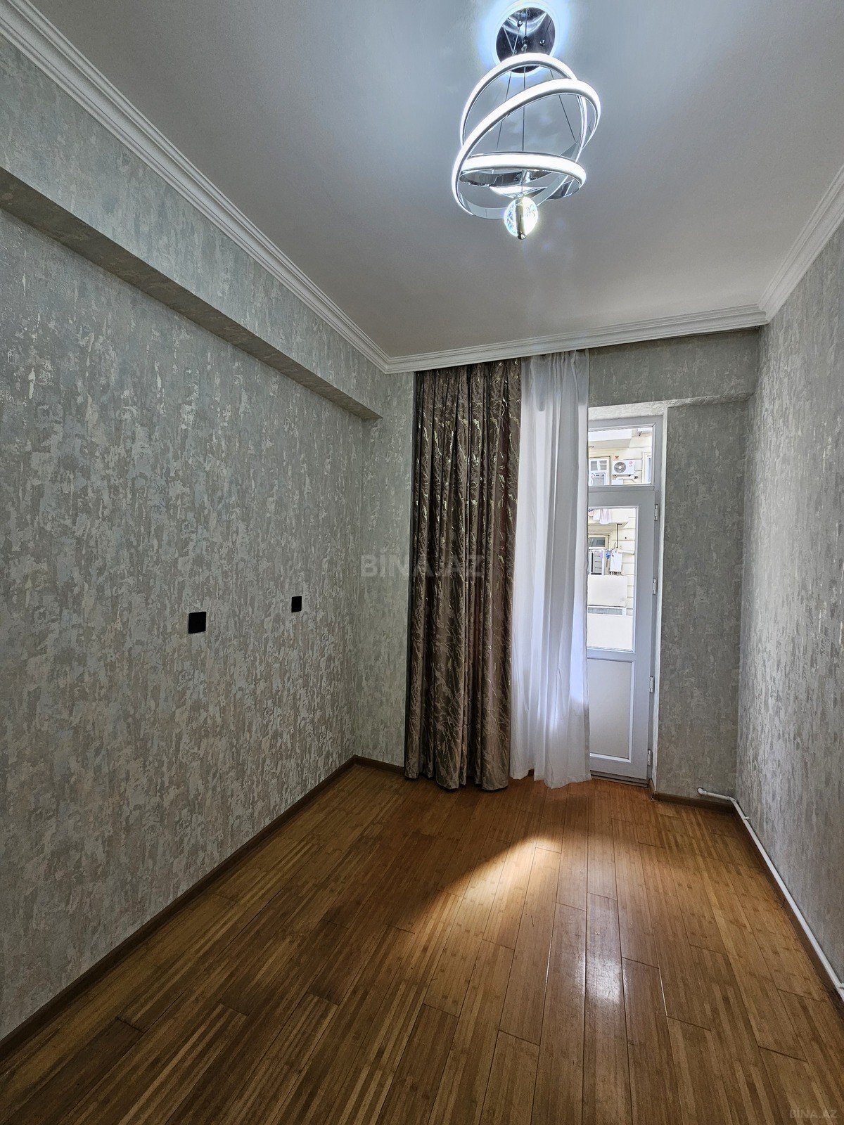 2 otaqlı Yeni tikili, Xırdalan