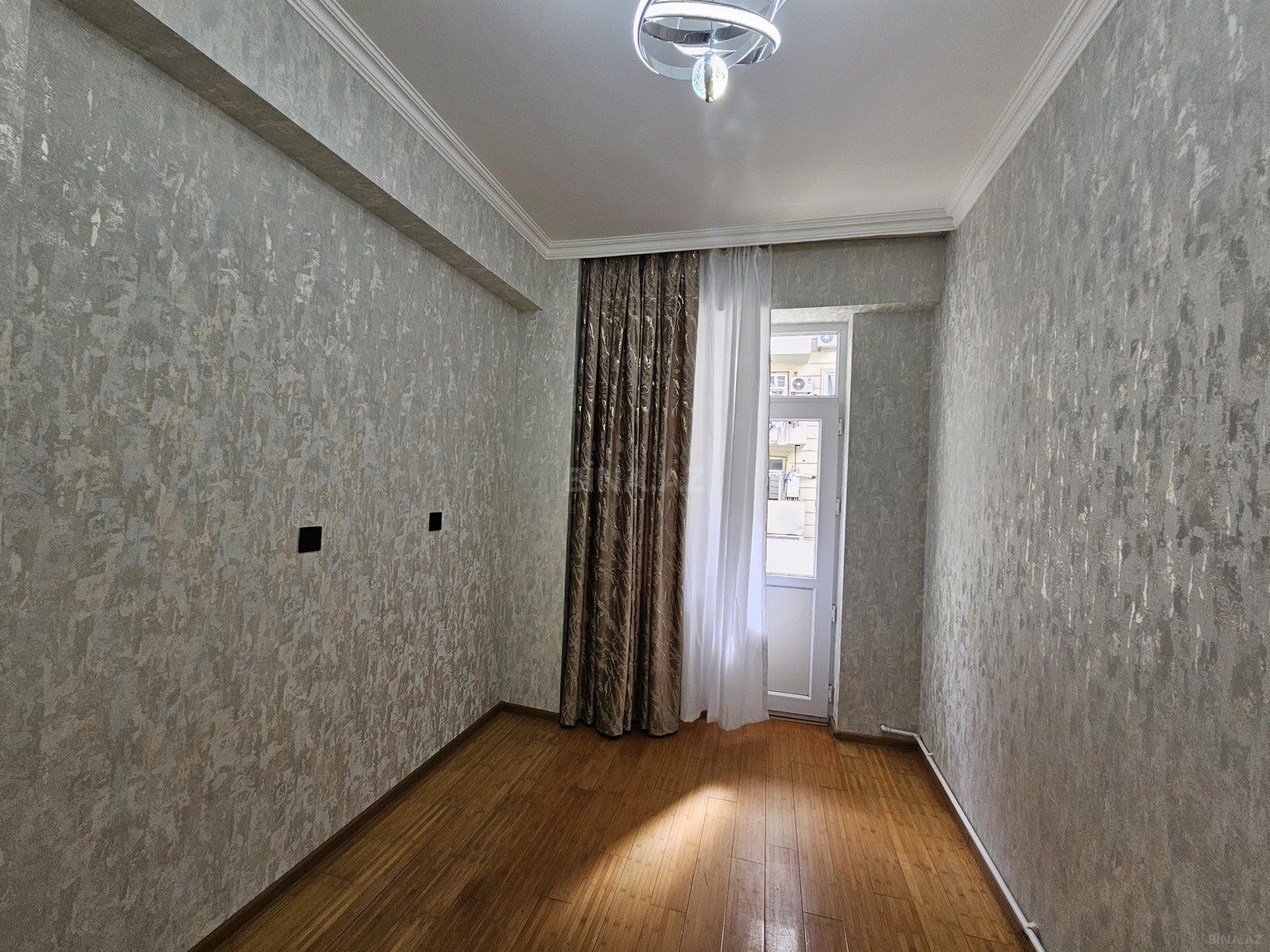 2 otaqlı Yeni tikili, Xırdalan