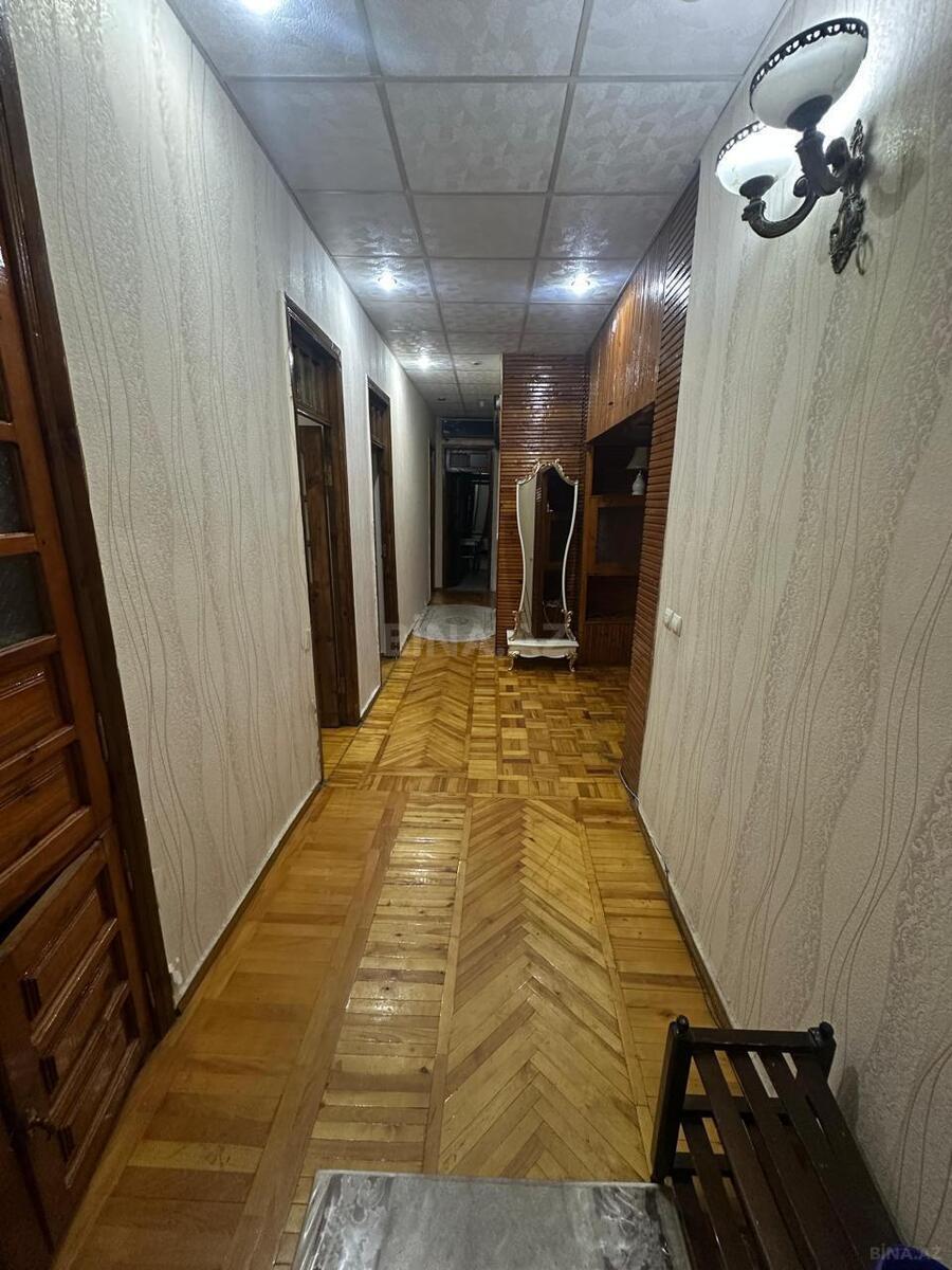 3 otaqlı Köhnə tikili, Neftçilər m., Bakı
