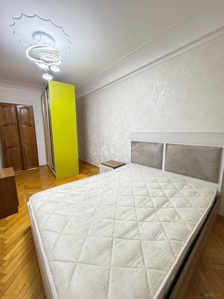 3 otaqlı Köhnə tikili, Elmlər Akademiyası m., Bakı