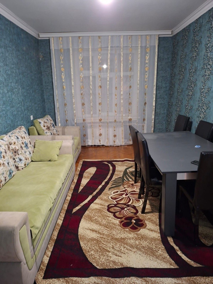 2 otaqlı Köhnə tikili, Əhmədli m., Bakı