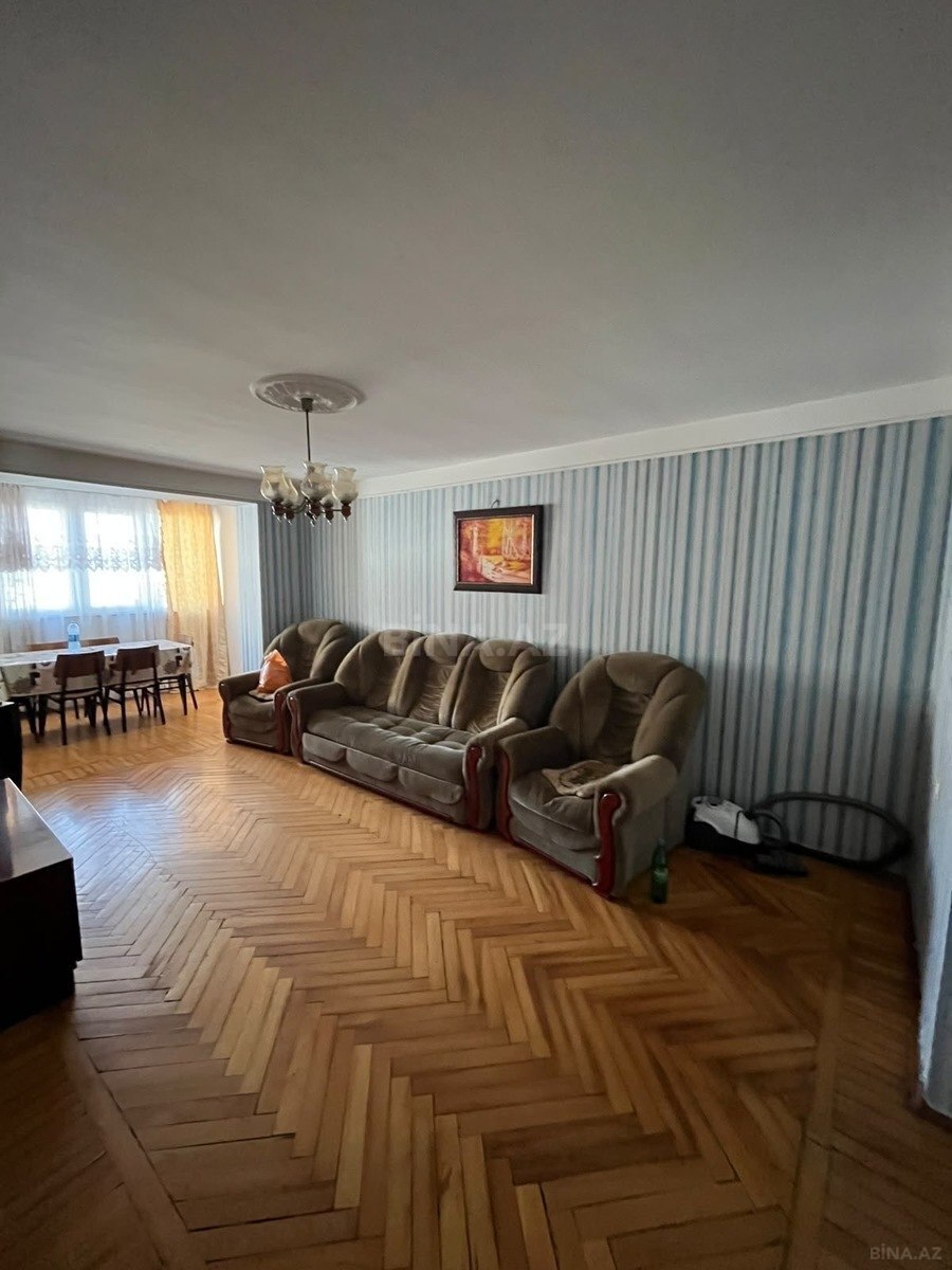 3 otaqlı Köhnə tikili, Elmlər Akademiyası m., Bakı