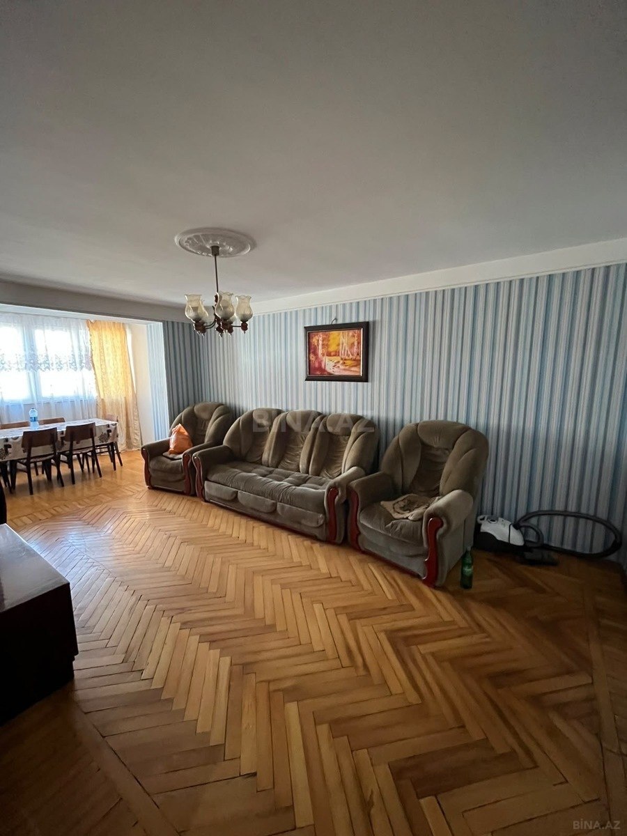 3 otaqlı Köhnə tikili, Elmlər Akademiyası m., Bakı