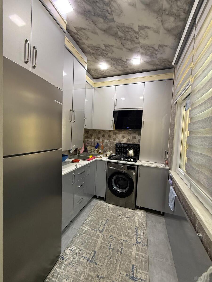 2 otaqlı Köhnə tikili, Memar Əcəmi m., Bakı
