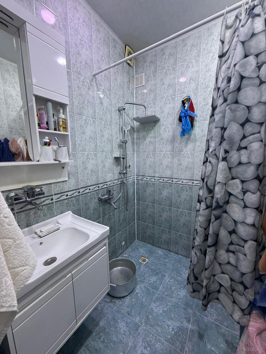 2 otaqlı Köhnə tikili, Memar Əcəmi m., Bakı