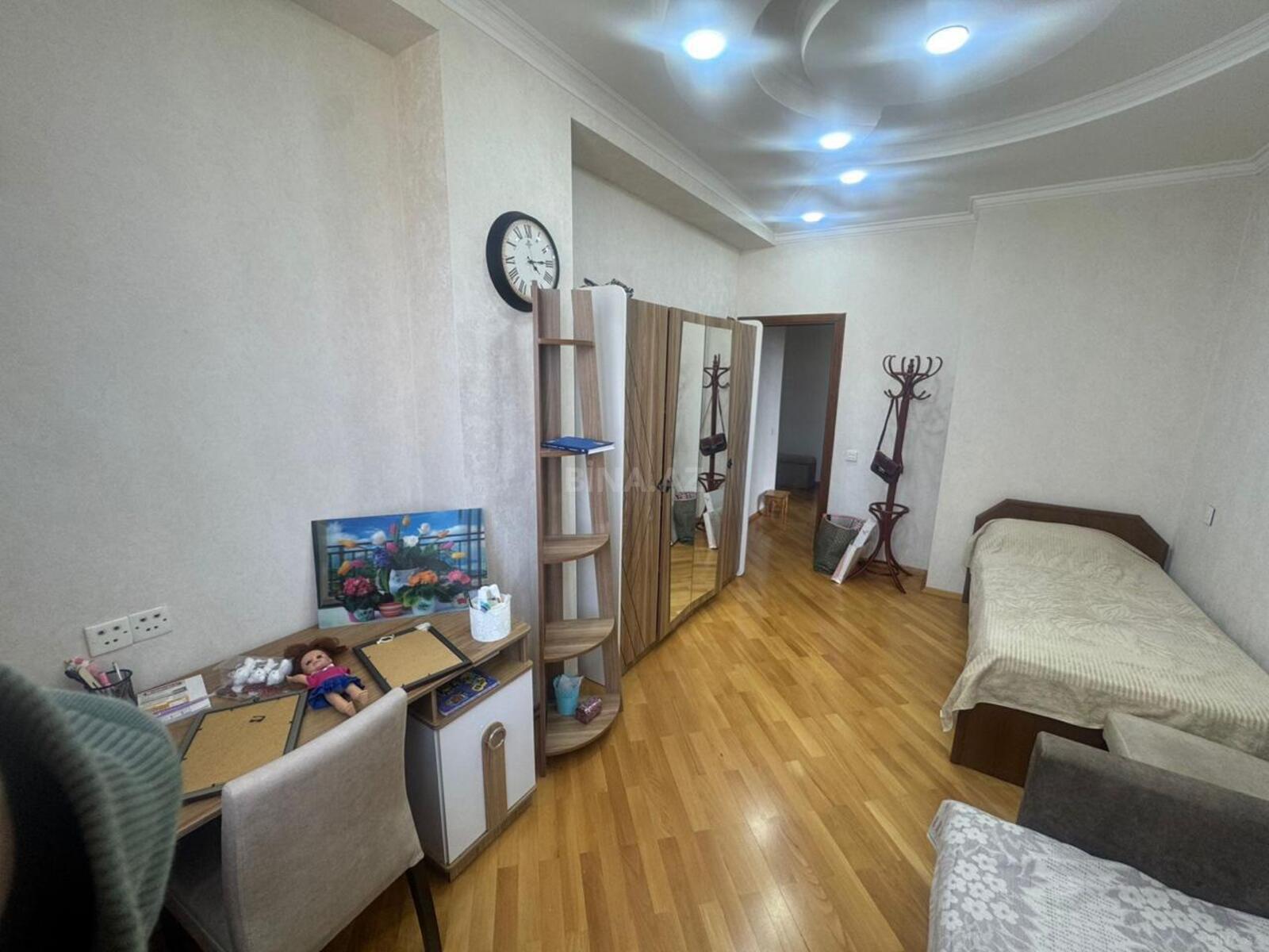 3 otaqlı Yeni tikili, İnşaatçılar m., Bakı