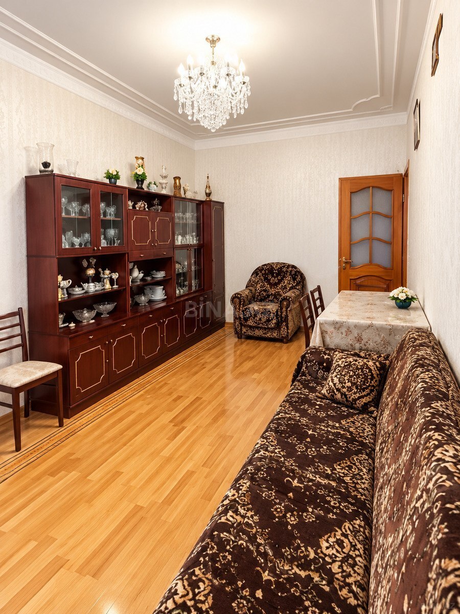 3 otaqlı Köhnə tikili, Nəsimi m., Bakı
