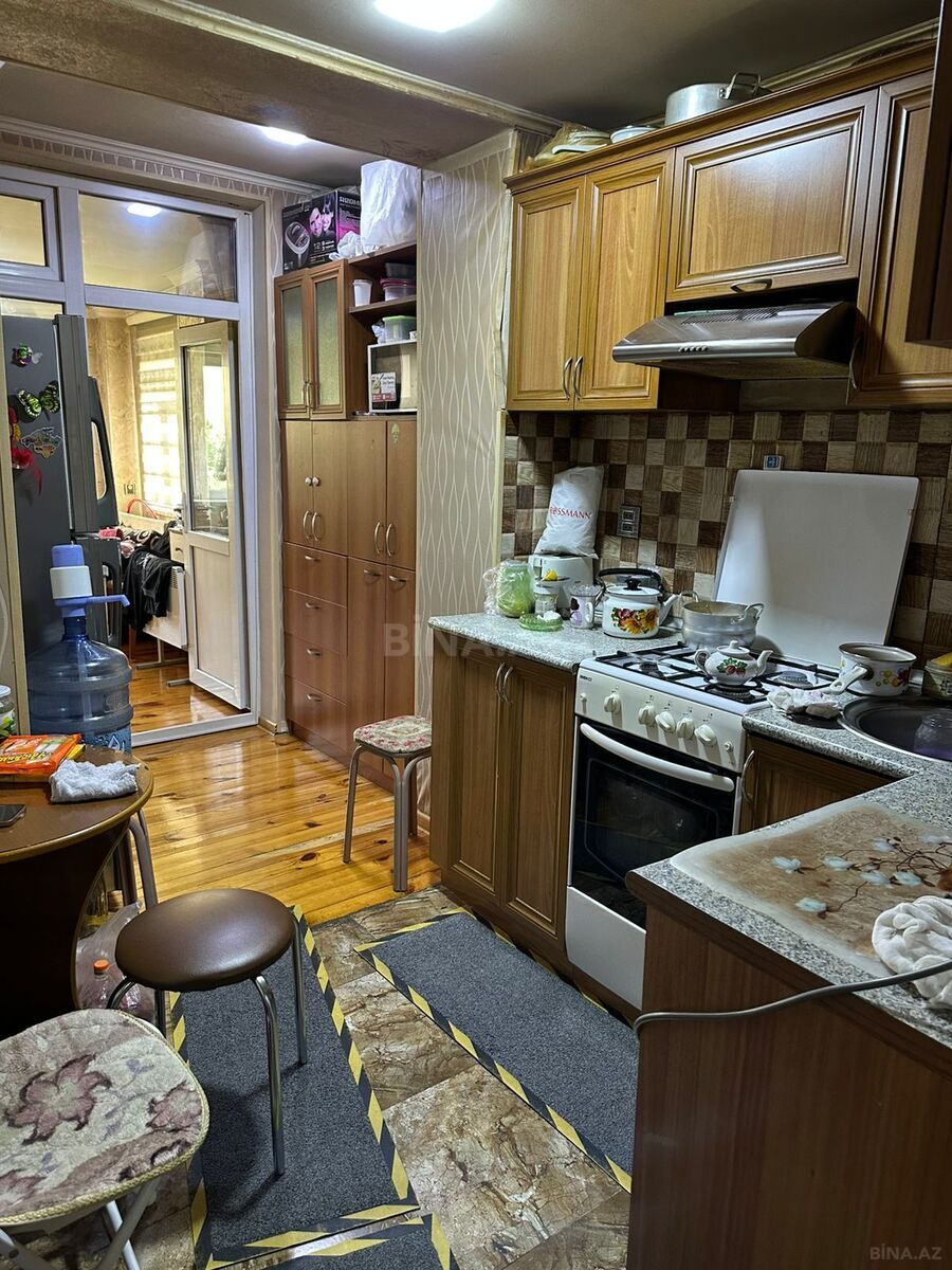 3 otaqlı Köhnə tikili, Elmlər Akademiyası m., Bakı