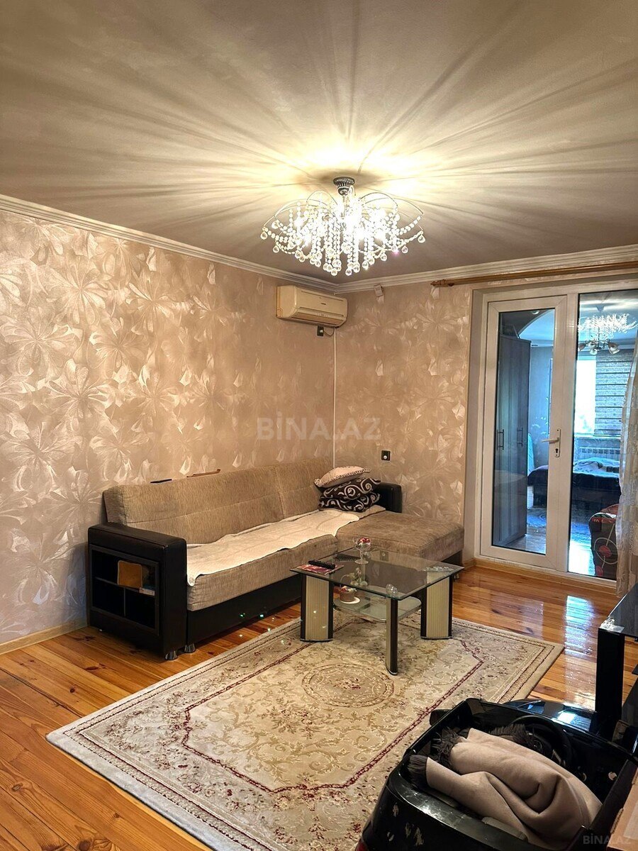 3 otaqlı Köhnə tikili, Elmlər Akademiyası m., Bakı