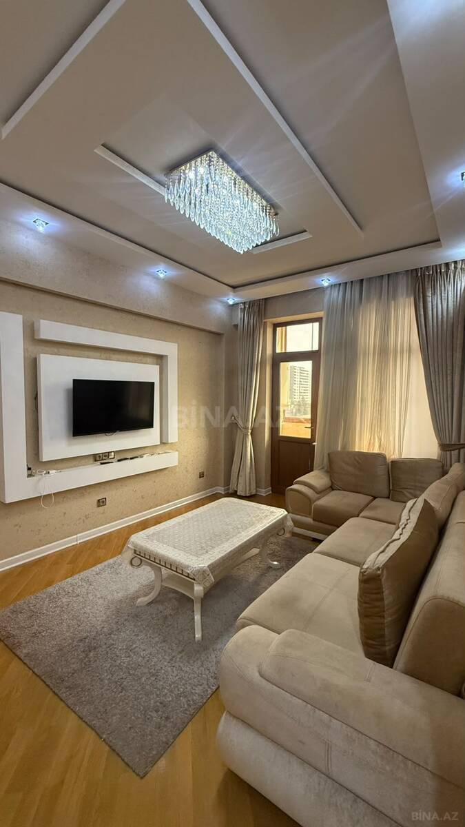 3 otaqlı Yeni tikili, Xırdalan
