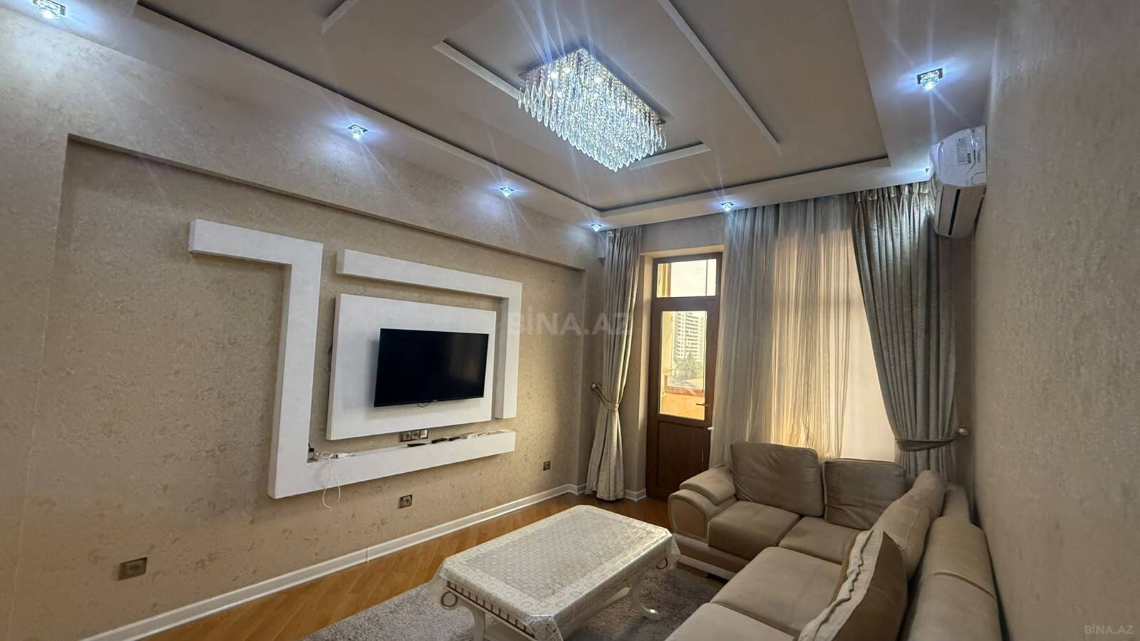 3 otaqlı Yeni tikili, Xırdalan