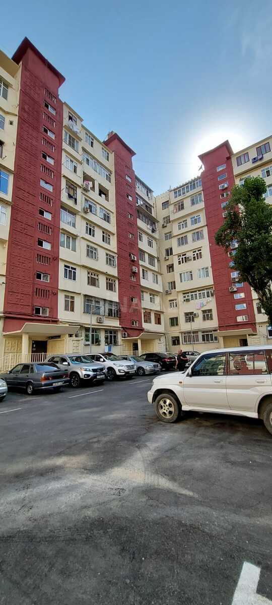 4 otaqlı Köhnə tikili, İnşaatçılar m., Bakı