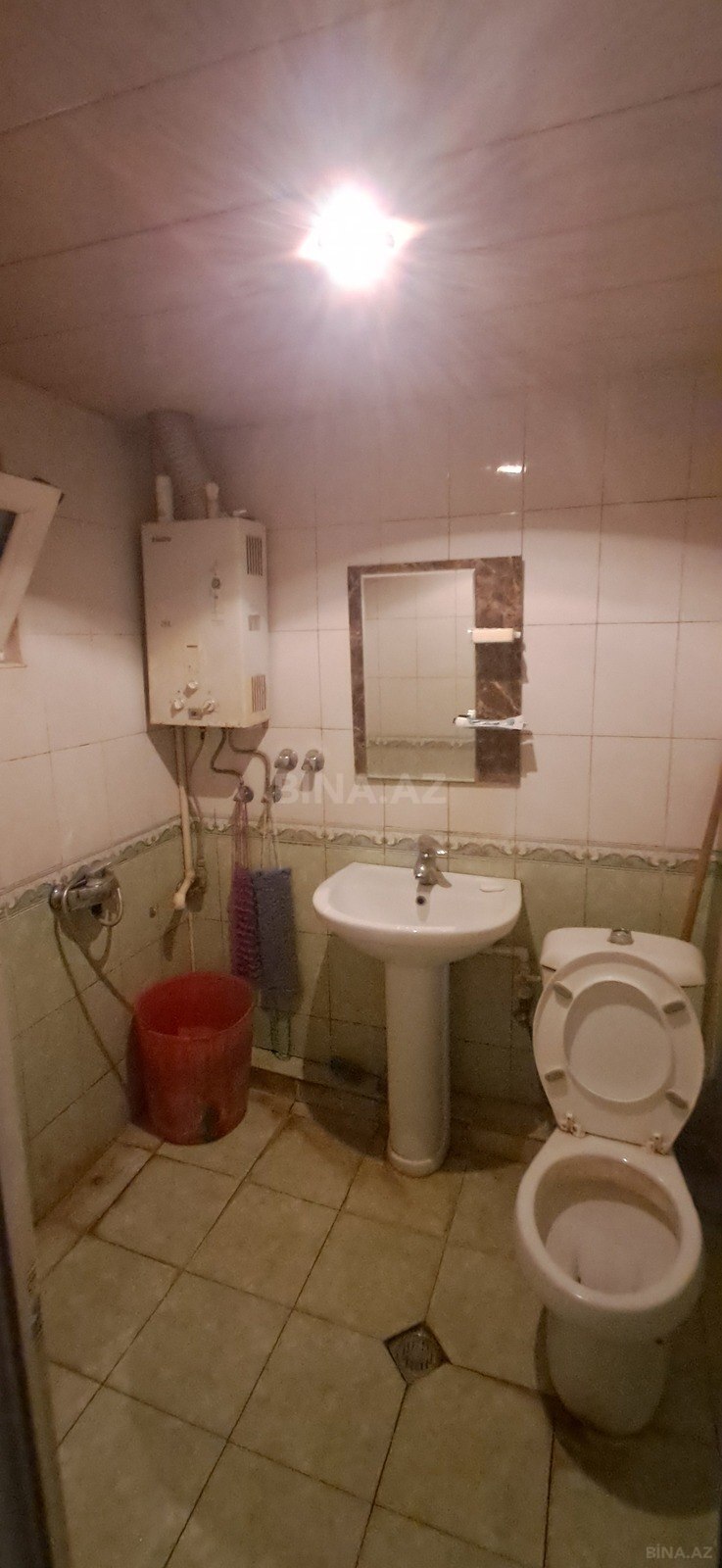 3 otaqlı Köhnə tikili, Neftçilər m., Bakı