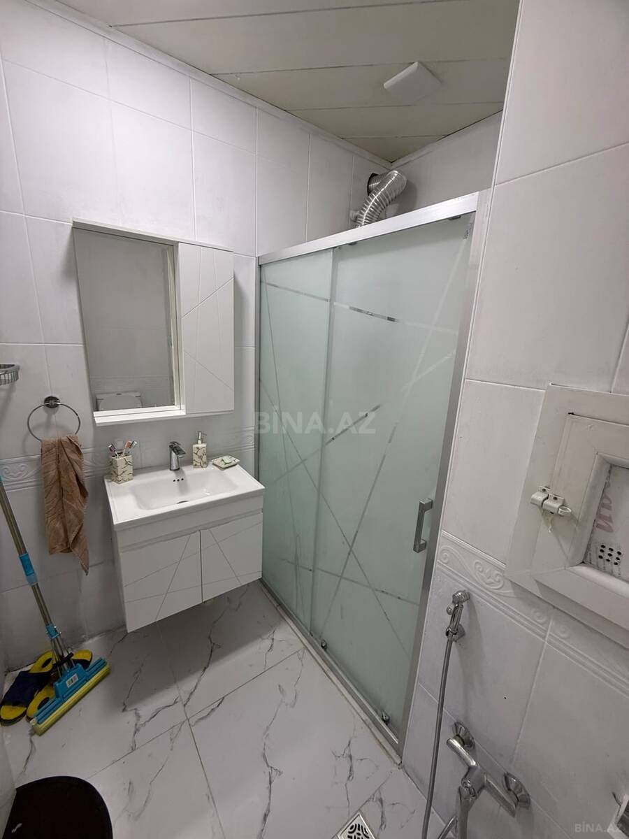 3 otaqlı Köhnə tikili, Memar Əcəmi m., Bakı
