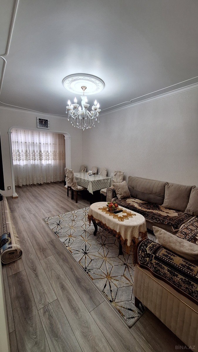3 otaqlı Köhnə tikili, Xalqlar Dostluğu m., Bakı