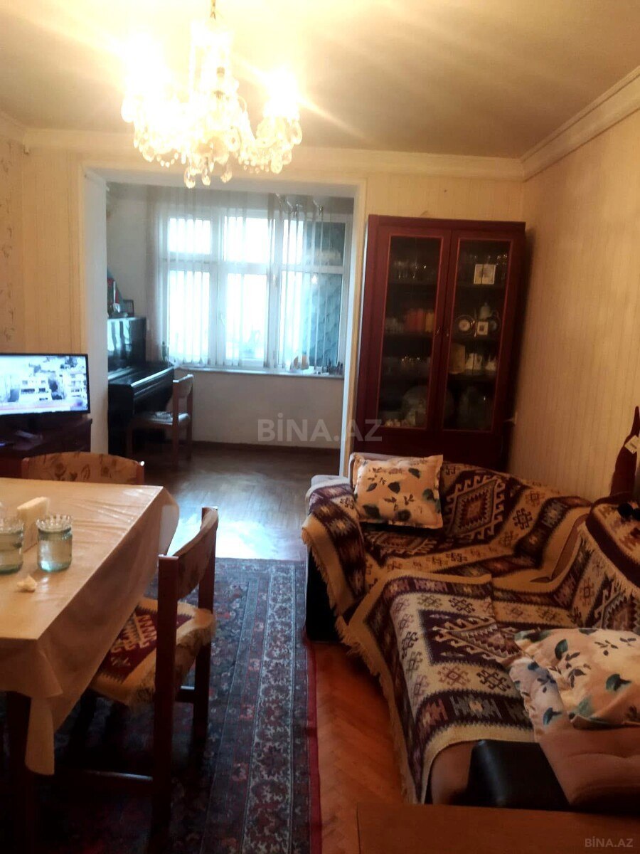 2 otaqlı Köhnə tikili, Nizami m., Bakı