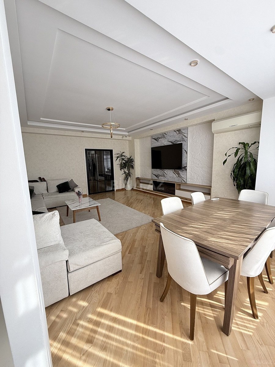 3 otaqlı Yeni tikili, Qara Qarayev m., Bakı
