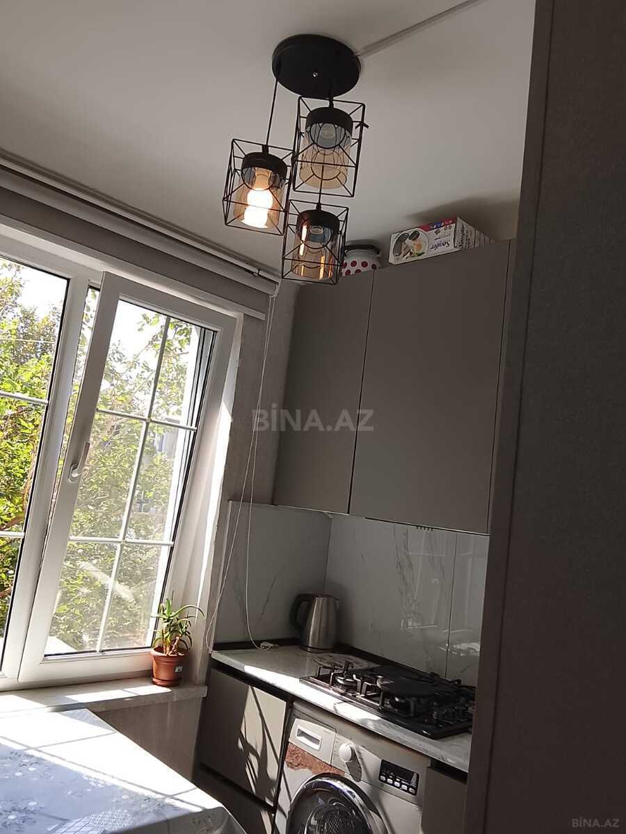 3 otaqlı Köhnə tikili, Neftçilər m., Bakı