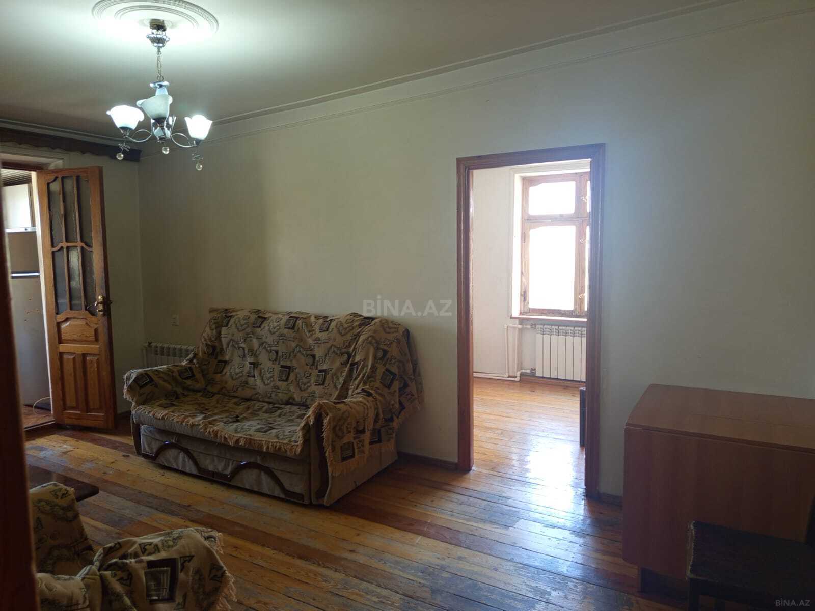 2 otaqlı Köhnə tikili, Qara Qarayev m., Bakı