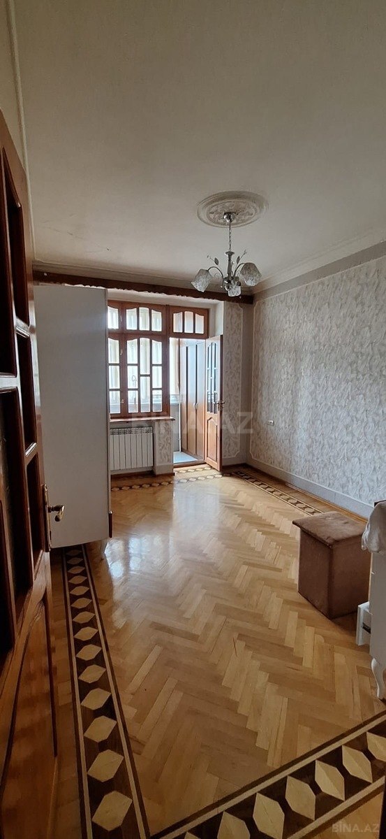 4 otaqlı Köhnə tikili, Həzi Aslanov m., Bakı