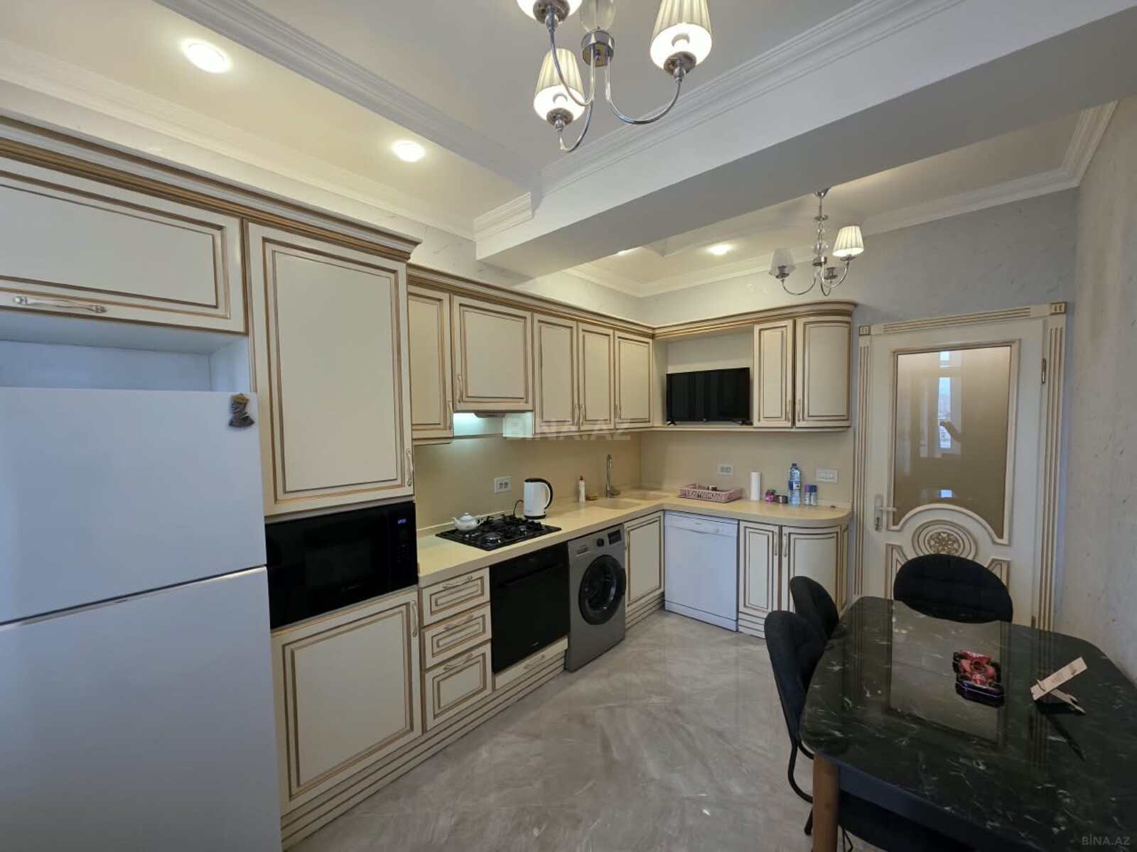 3 otaqlı Yeni tikili, Elmlər Akademiyası m., Bakı