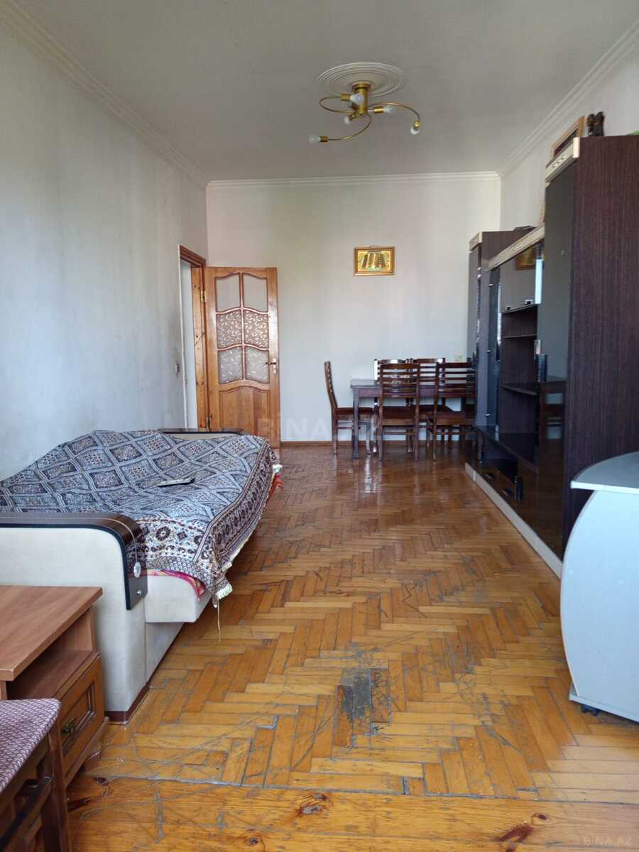 3 otaqlı Köhnə tikili, Xalqlar Dostluğu m., Bakı