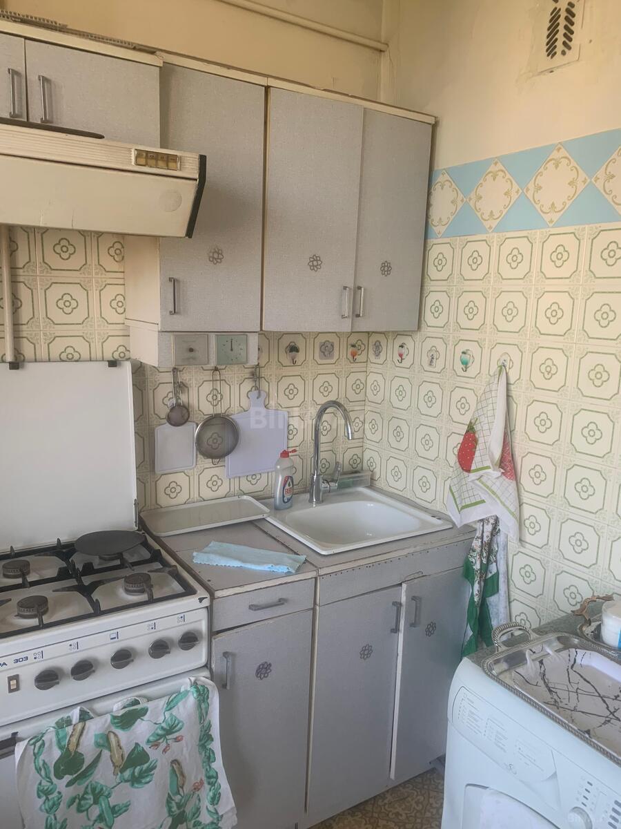2 otaqlı Köhnə tikili, Memar Əcəmi m., Bakı