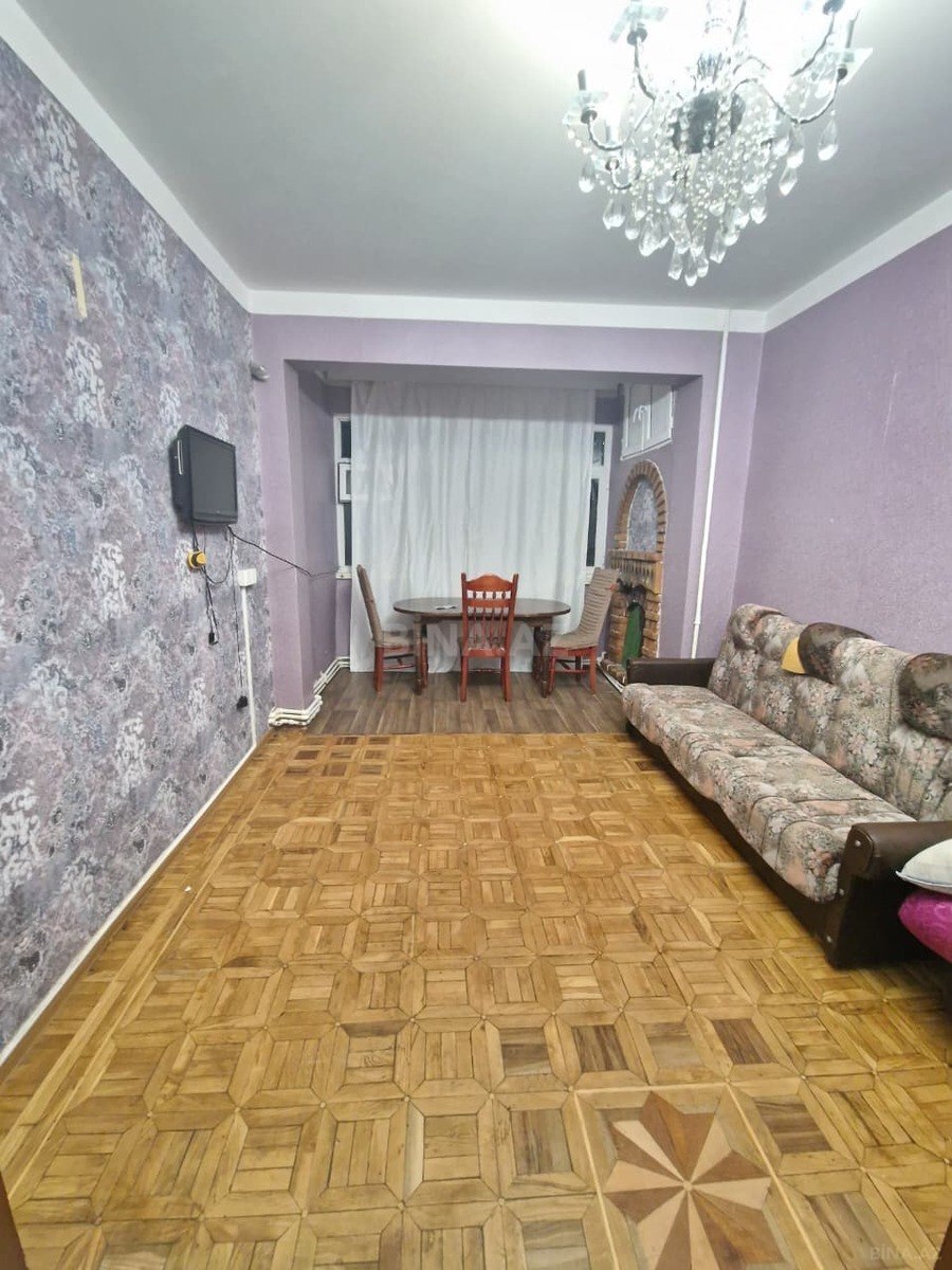 2 otaqlı Köhnə tikili, Memar Əcəmi m., Bakı