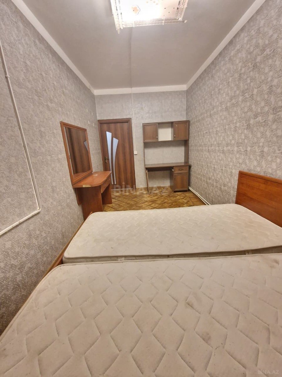 2 otaqlı Köhnə tikili, Memar Əcəmi m., Bakı