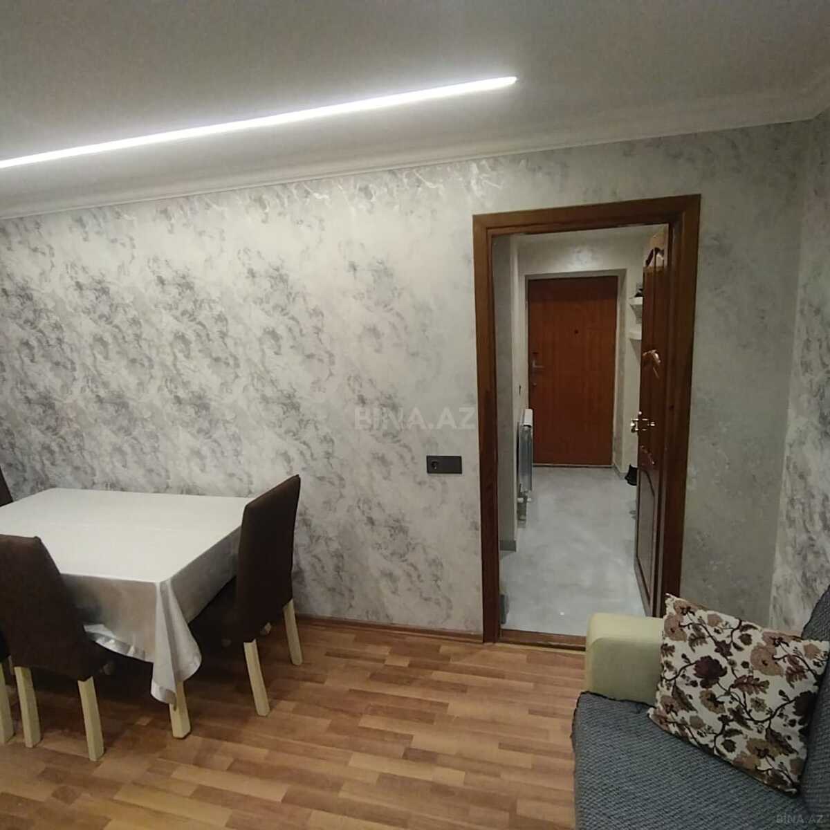 2 otaqlı Köhnə tikili, İnşaatçılar m., Bakı