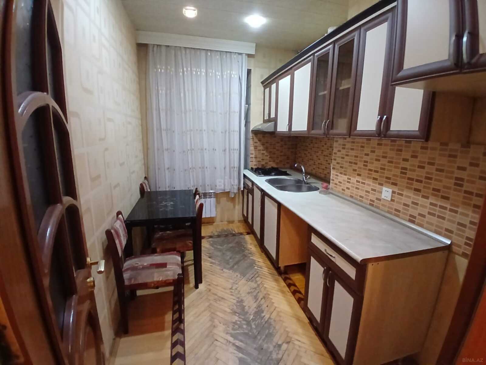 4 otaqlı Köhnə tikili, Gənclik m., Bakı