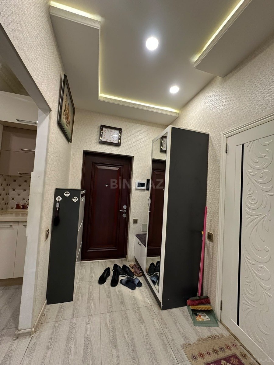 3 otaqlı Yeni tikili, 8-ci mikrorayon q., Bakı