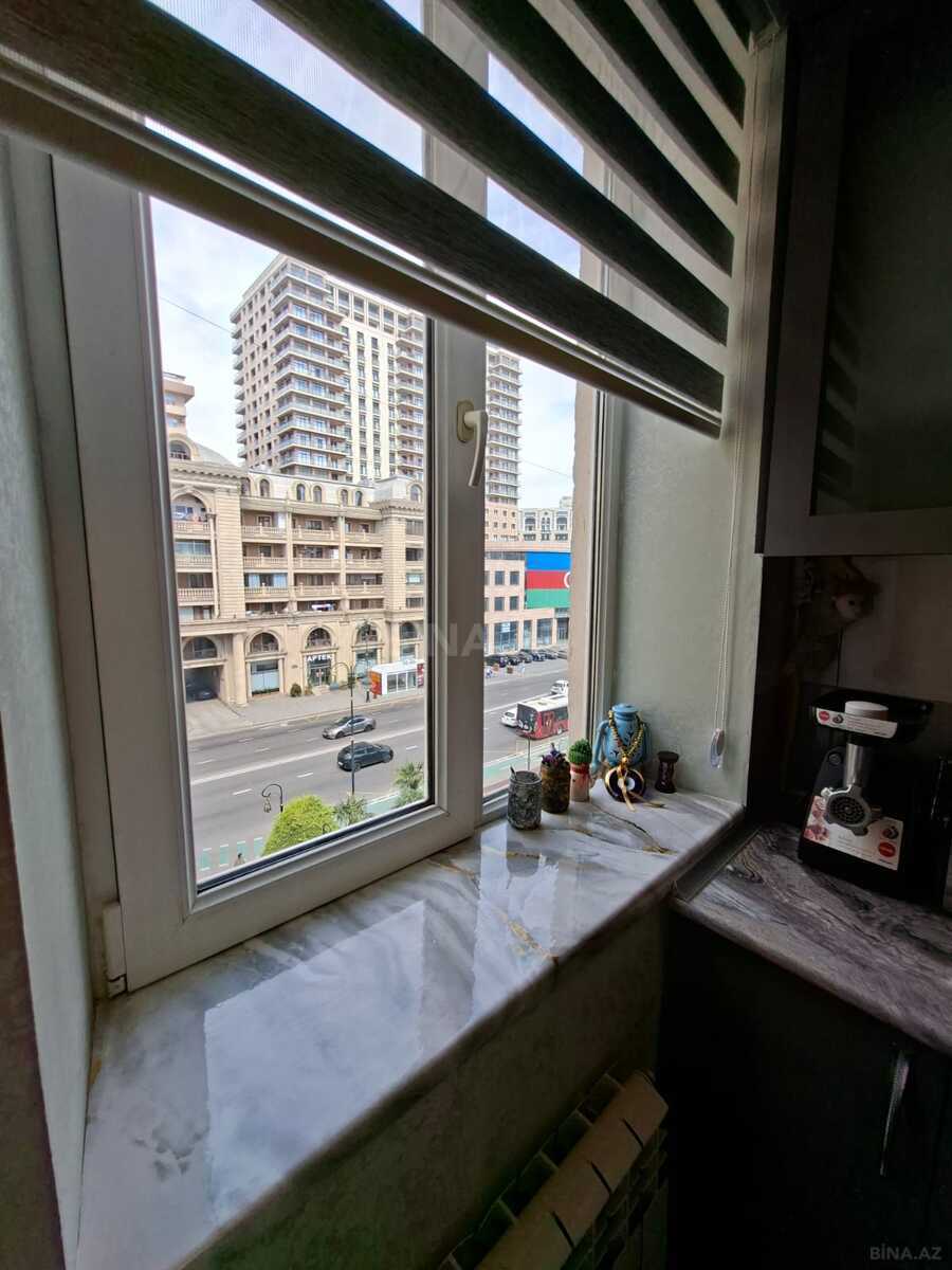 2 otaqlı Köhnə tikili, Nizami m., Bakı
