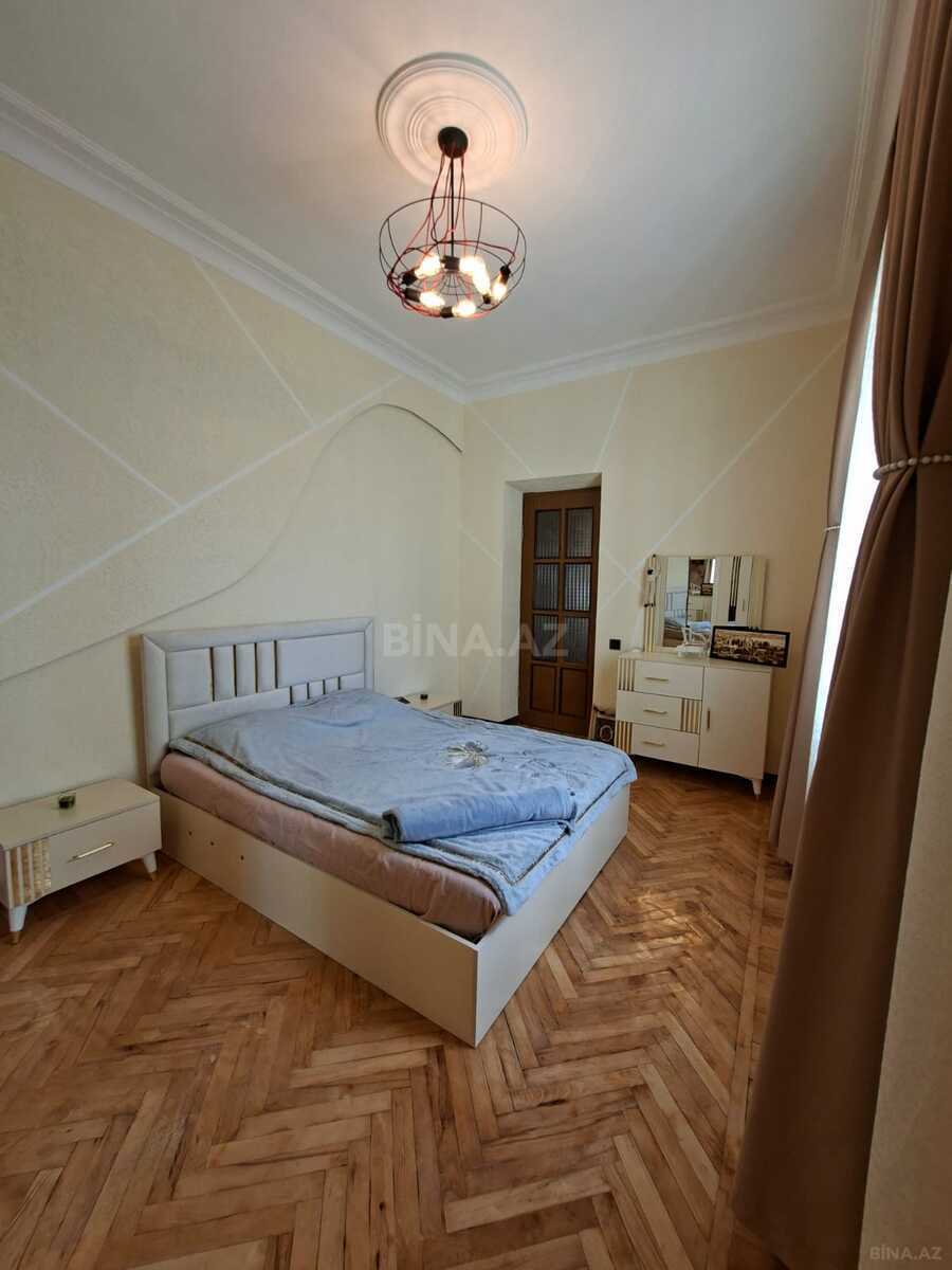 2 otaqlı Köhnə tikili, Nizami m., Bakı