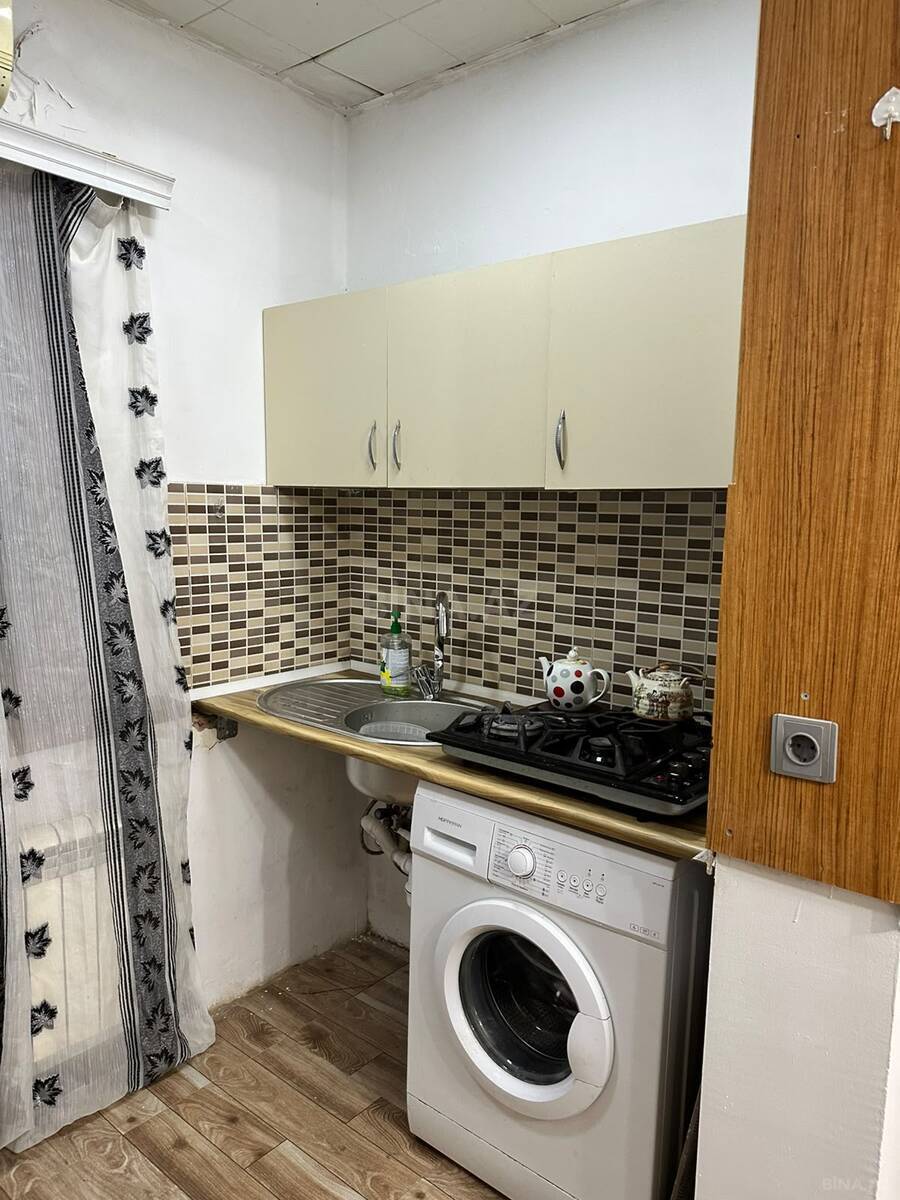 3 otaqlı Köhnə tikili, 20 Yanvar m., Bakı