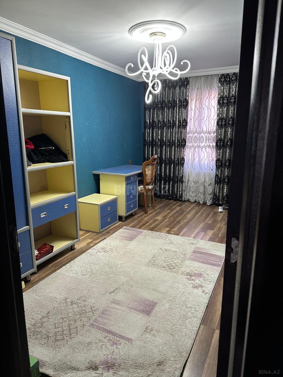 4 otaqlı Köhnə tikili, Xalqlar Dostluğu m., Bakı