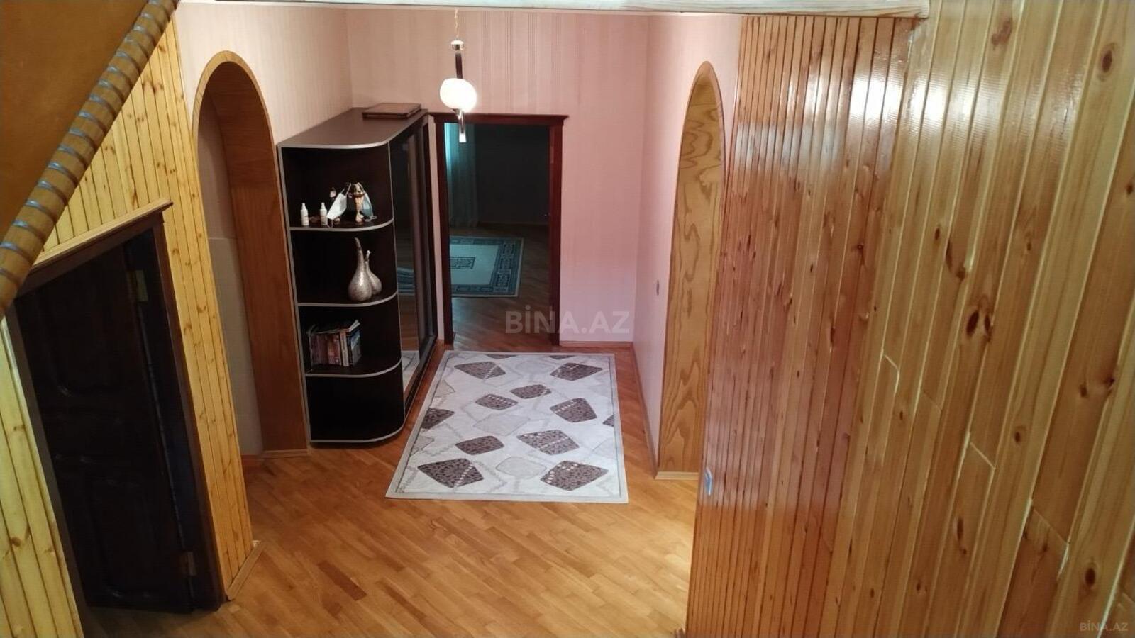 8 otaqlı Həyət evi/Bağ evi, Qaraçuxur q., Bakı