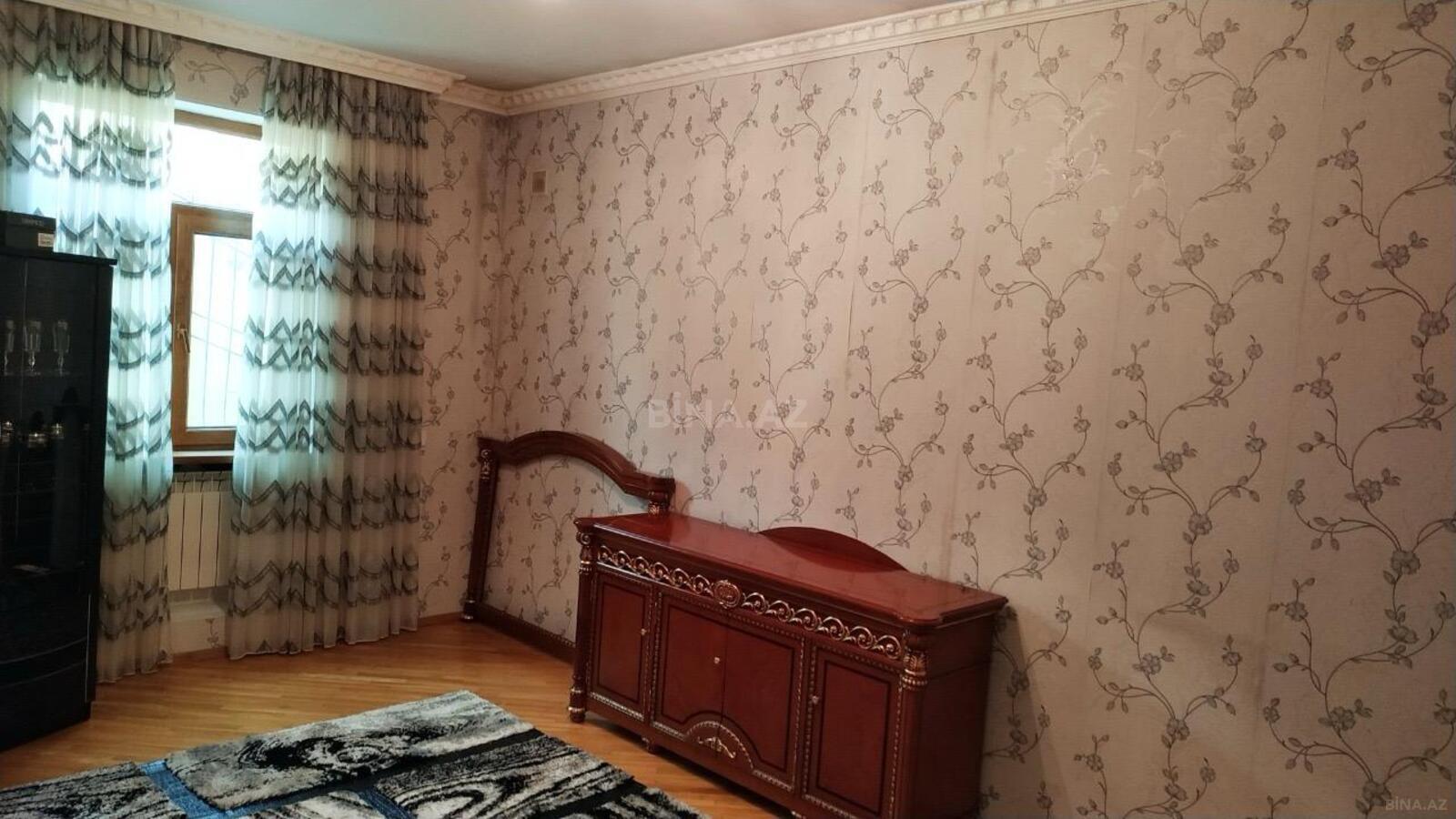 8 otaqlı Həyət evi/Bağ evi, Qaraçuxur q., Bakı