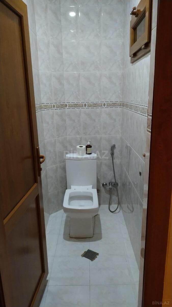 8 otaqlı Həyət evi/Bağ evi, Qaraçuxur q., Bakı