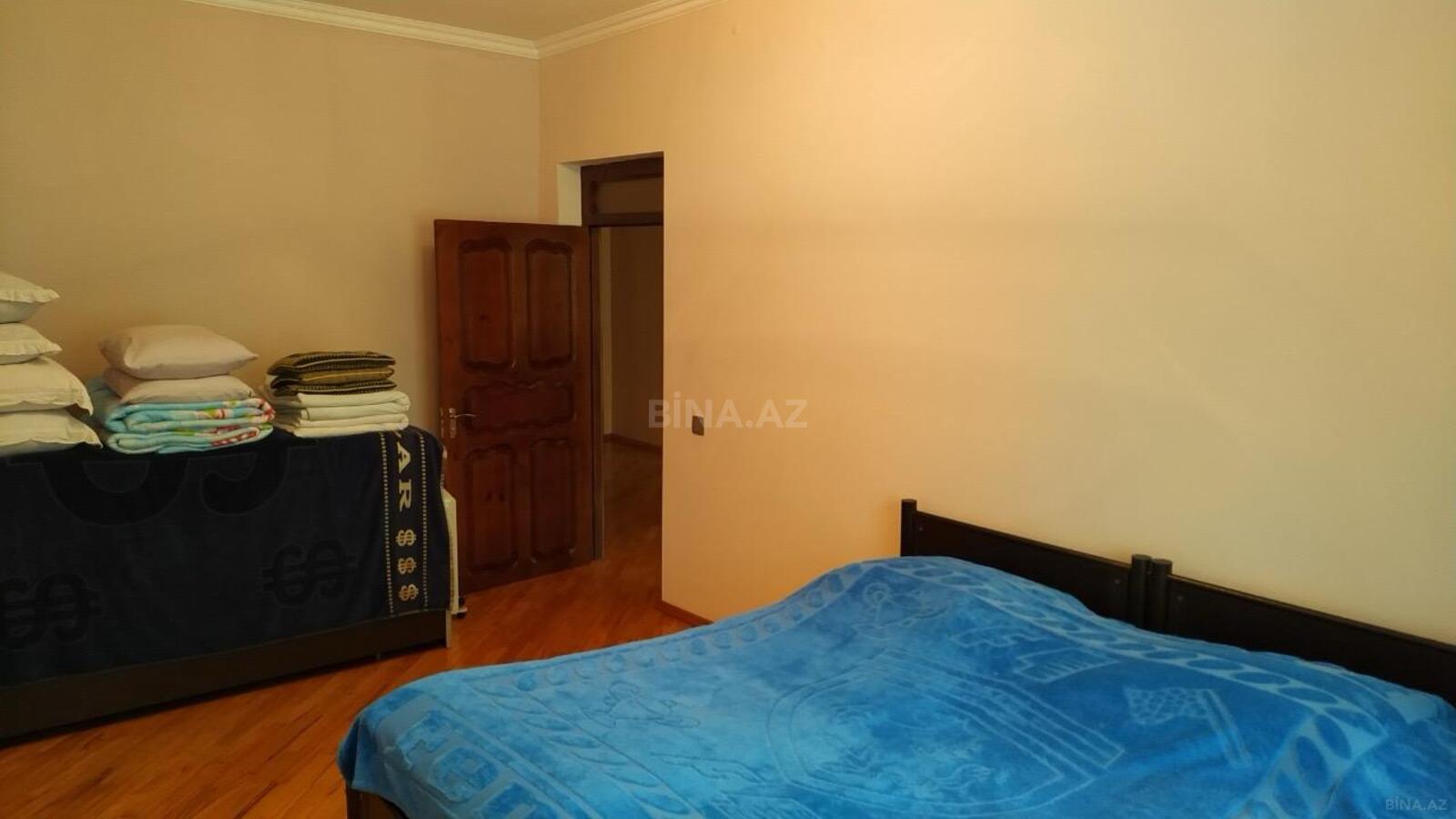 8 otaqlı Həyət evi/Bağ evi, Qaraçuxur q., Bakı