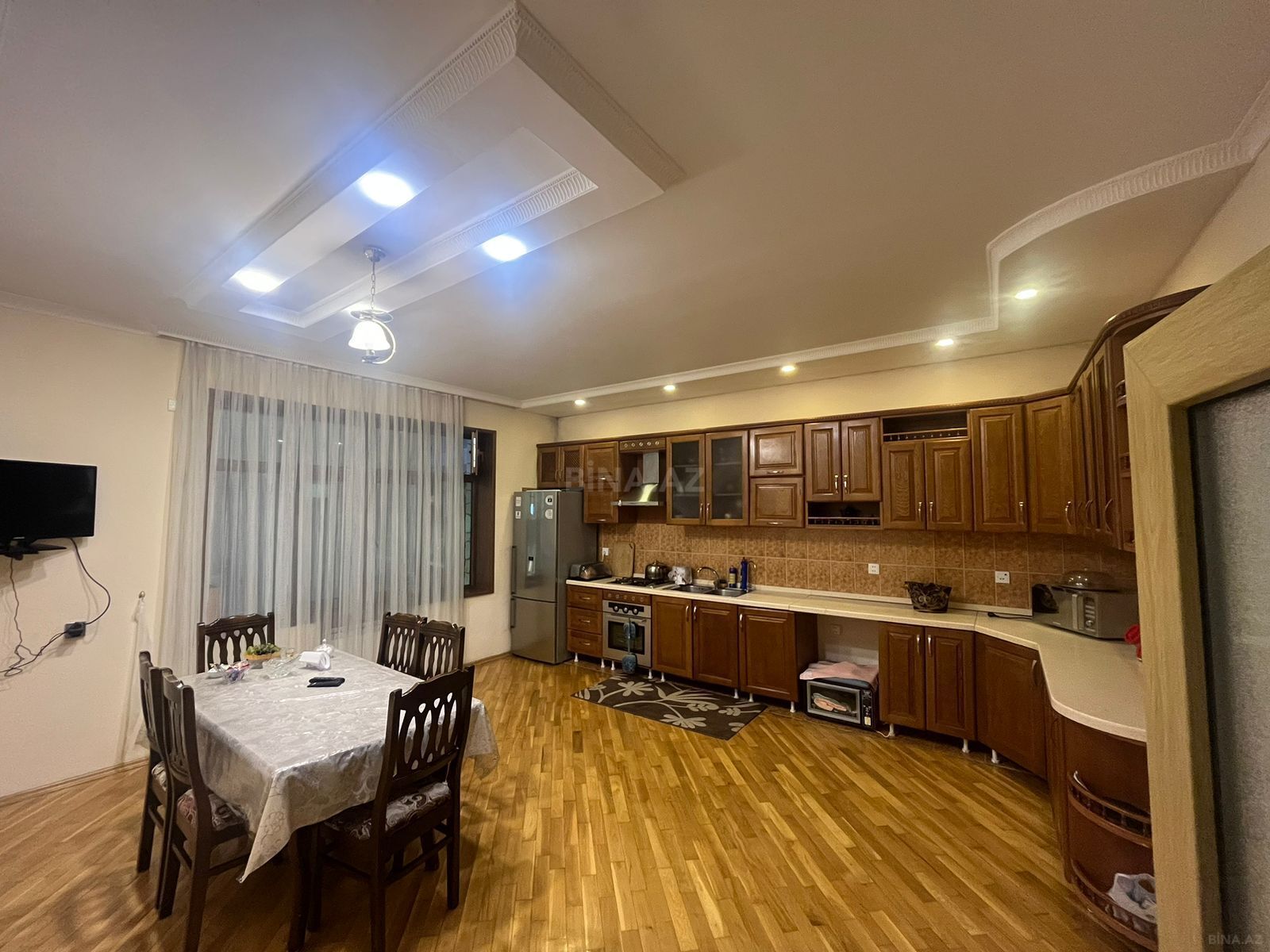 8 otaqlı Həyət evi/Bağ evi, Qaraçuxur q., Bakı