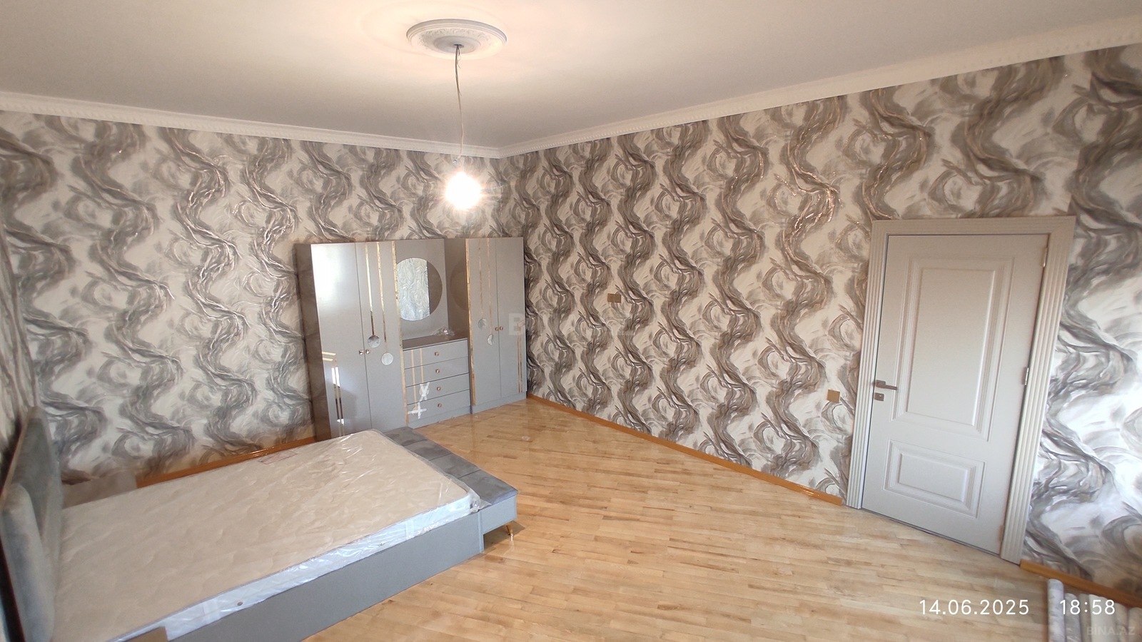 3 otaqlı Köhnə tikili, 20 Yanvar m., Bakı