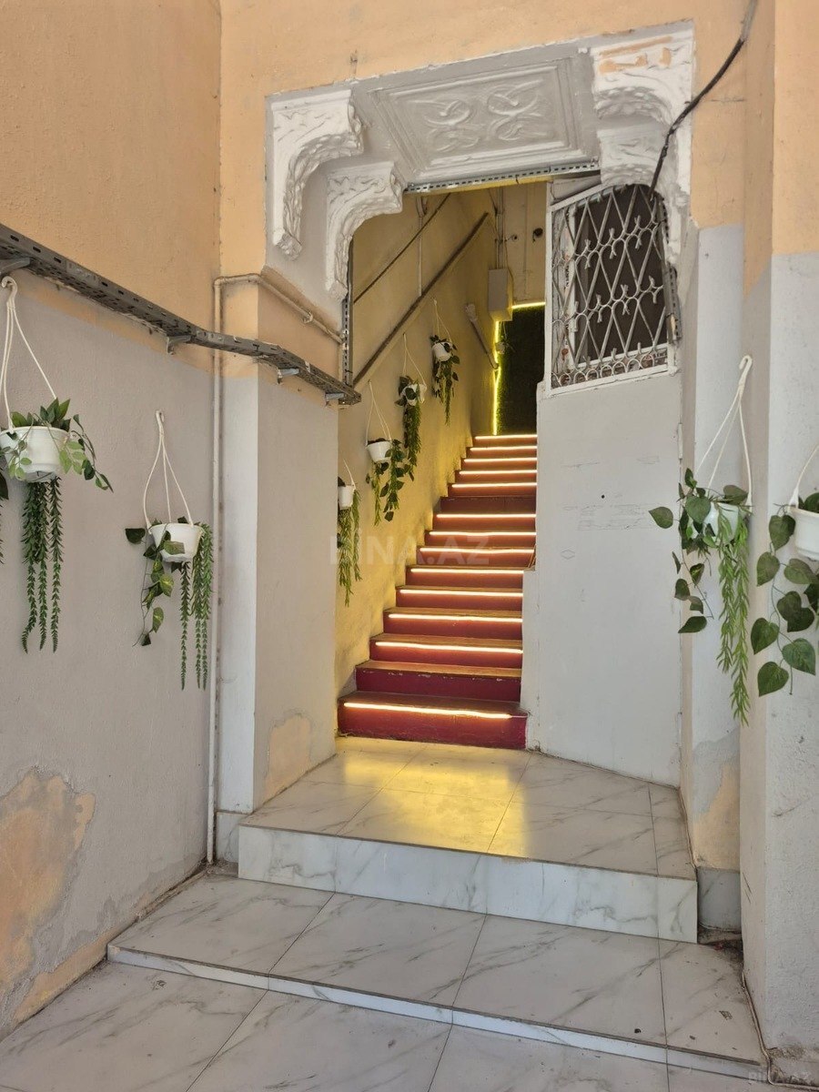 2 otaqlı Köhnə tikili, Sahil m., Bakı