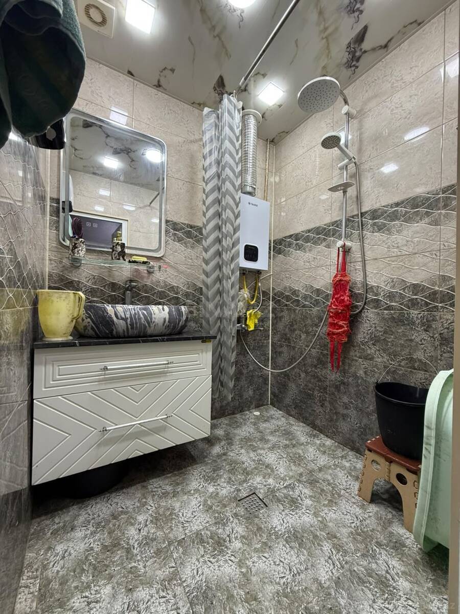 2 otaqlı Köhnə tikili, Neftçilər m., Bakı