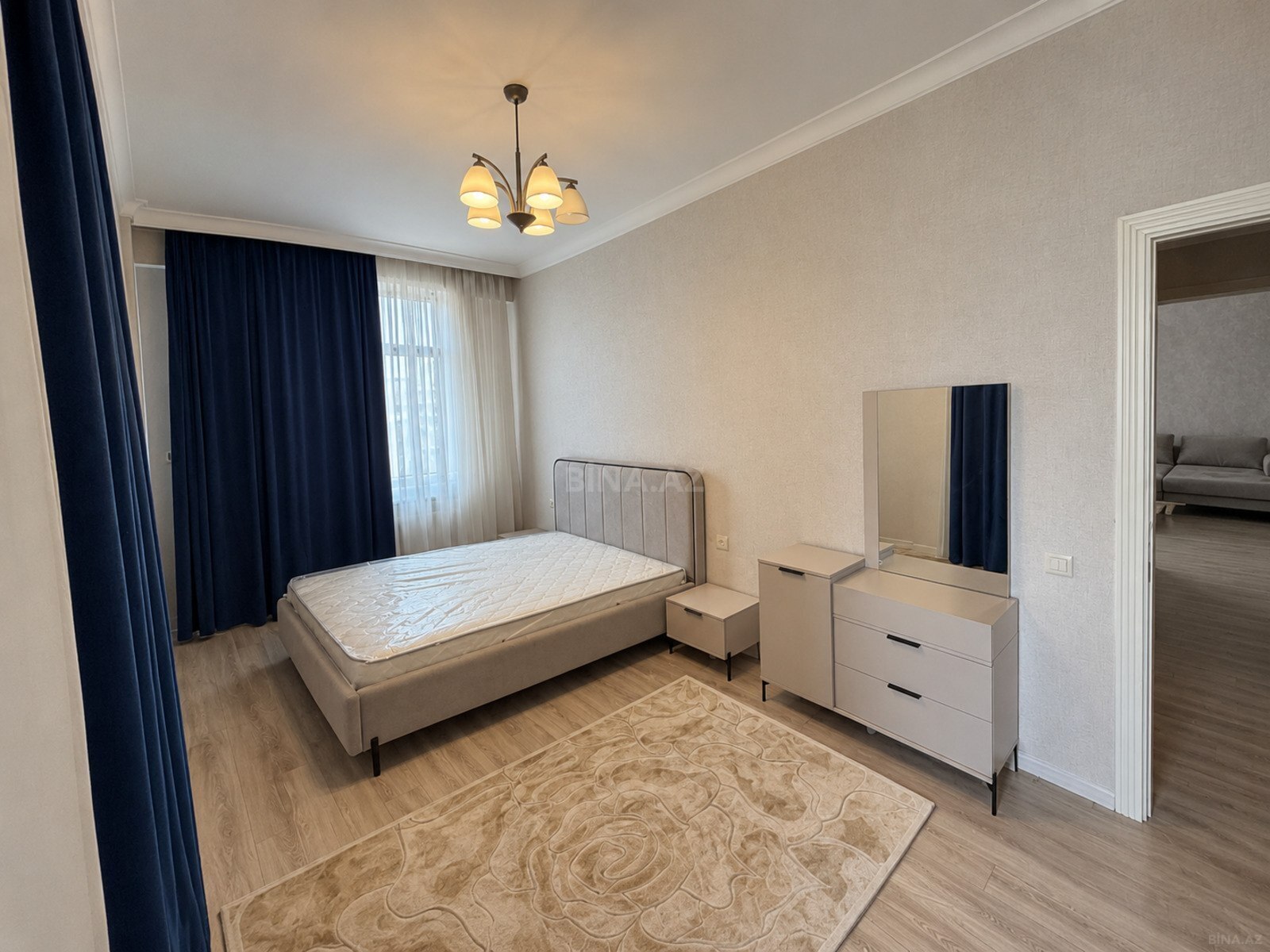 3 otaqlı Yeni tikili, Şah İsmayıl Xətai m., Bakı