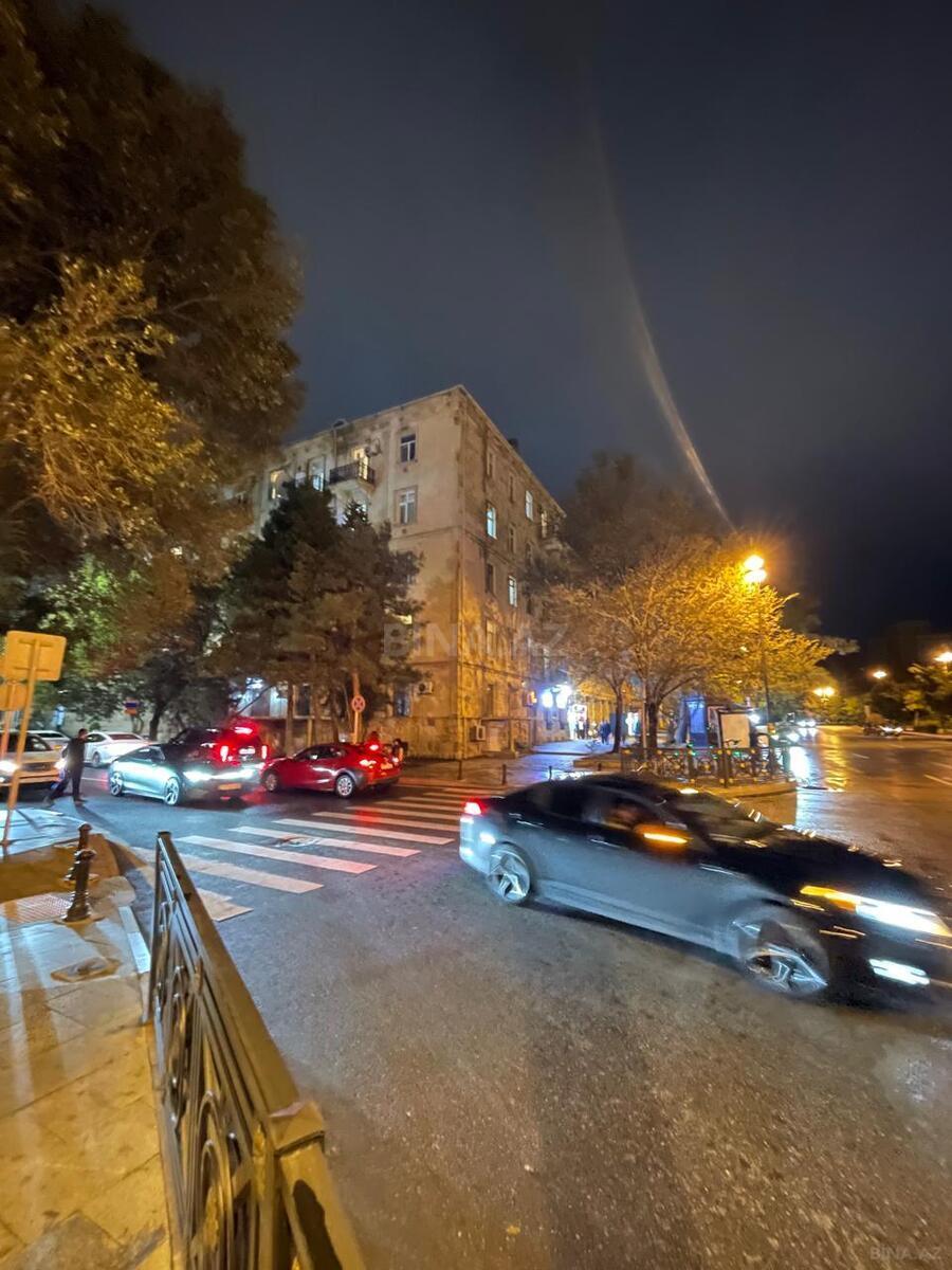 5 otaqlı Köhnə tikili, Elmlər Akademiyası m., Bakı