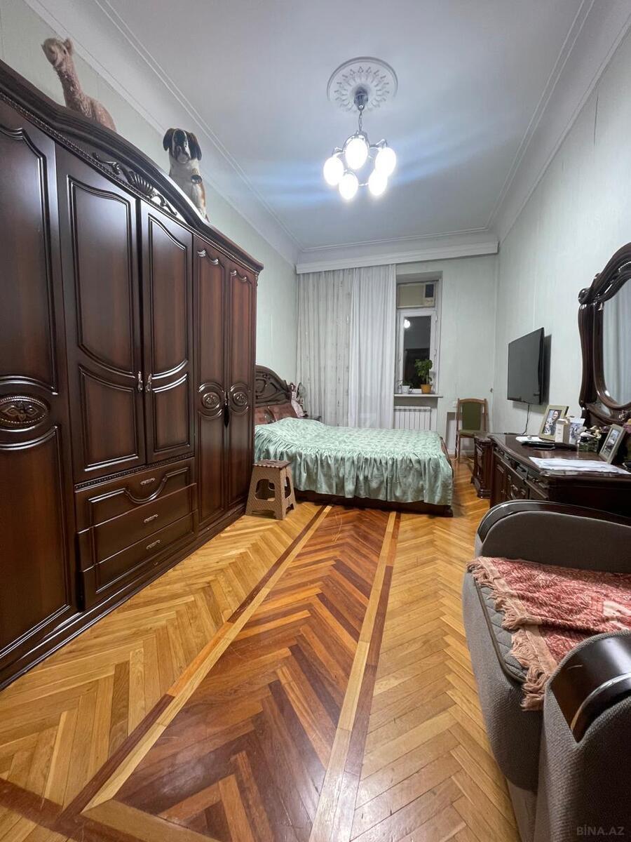 5 otaqlı Köhnə tikili, Elmlər Akademiyası m., Bakı
