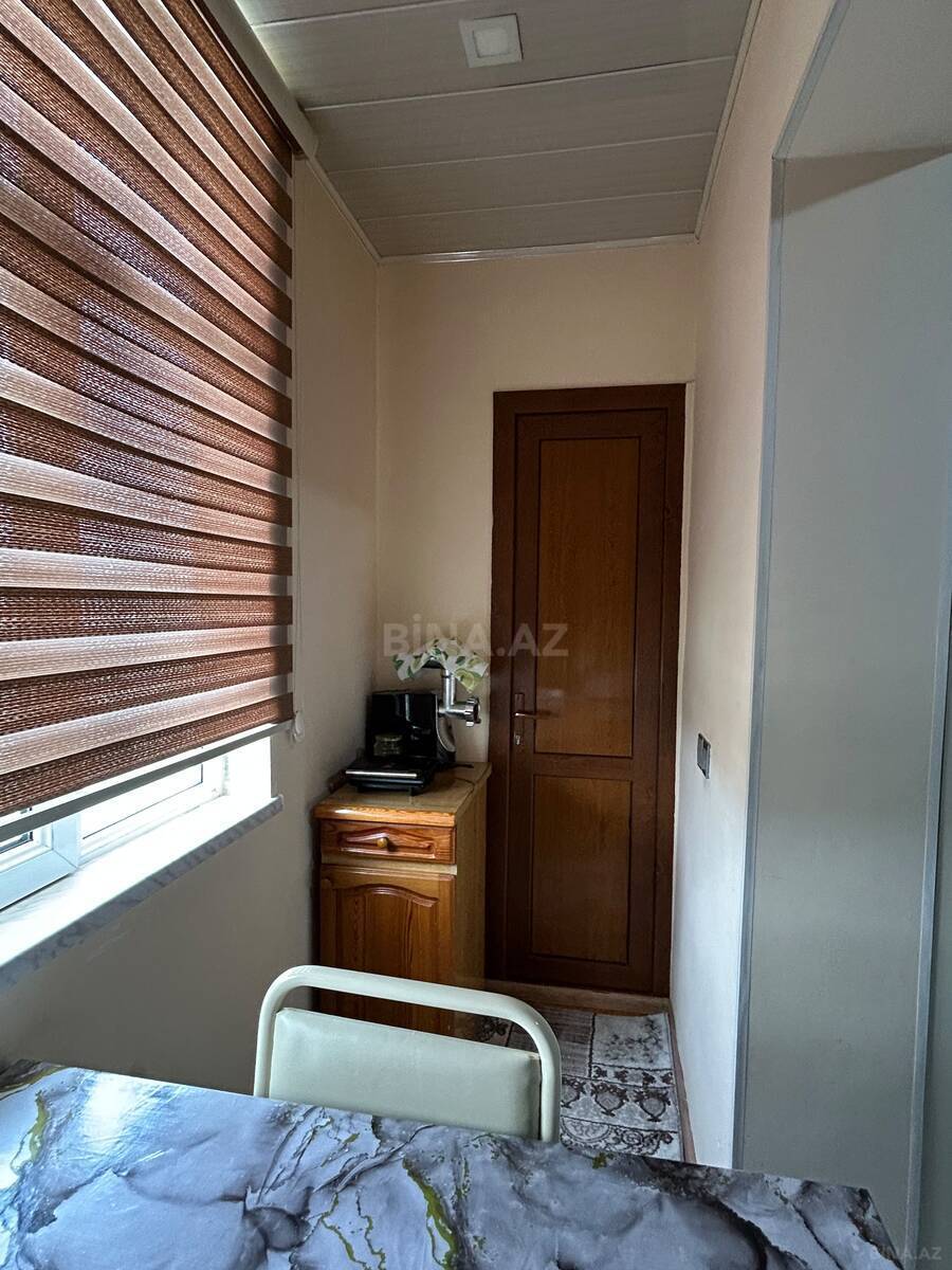 4 otaqlı Köhnə tikili, Bakıxanov q., Bakı